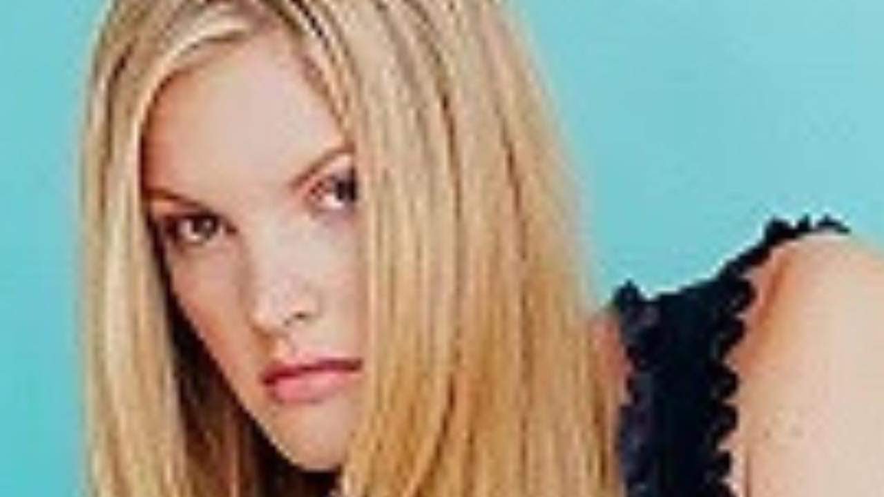 13 Sexy Photos of Bridgette Wilson - YouTube