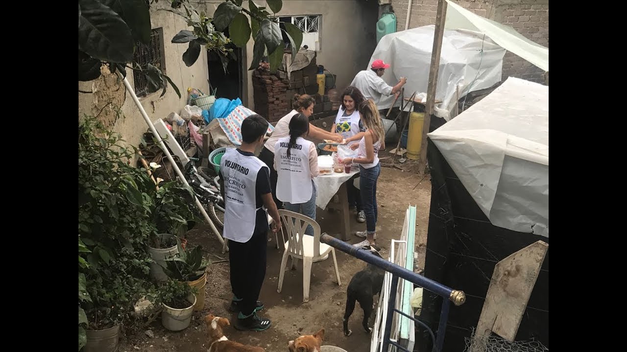 Helping Hands Give Aid to Earthquake Victims in Mexico City