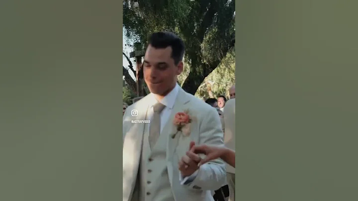 Grand entrance right into first dance