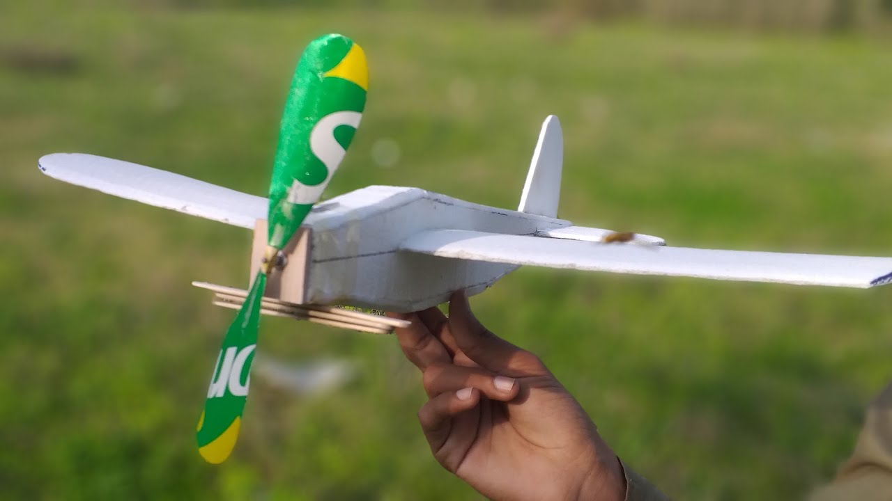 Rubber Band Airplan Flying / Rubber band Plane / Simple Easy Airplane