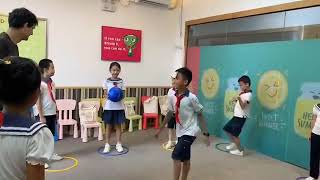 Monkey in the Middle - Game screenshot 3