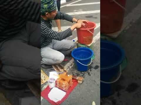 Cara ampuh menambal penampung air yang bocor. 
