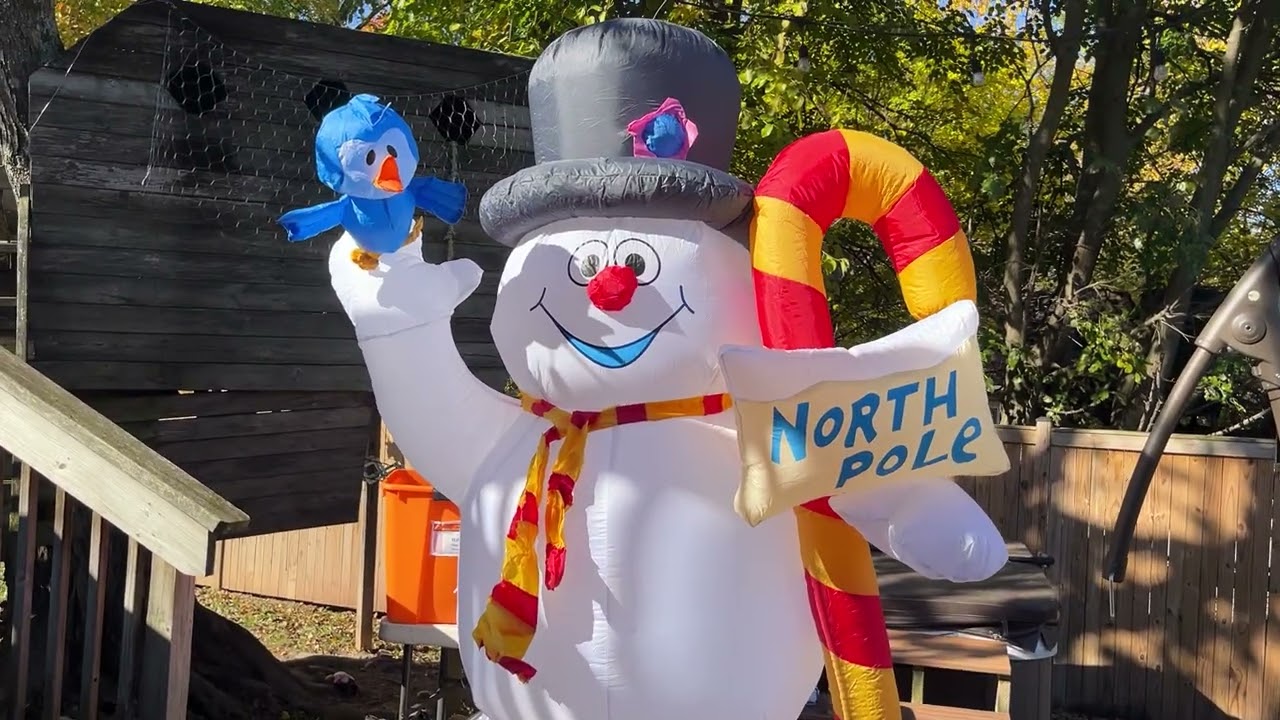 Gemmy 2008 8FT Tall Christmas Airblown Inflatable Frosty The Snowman W/ North Pole Sign & Bird