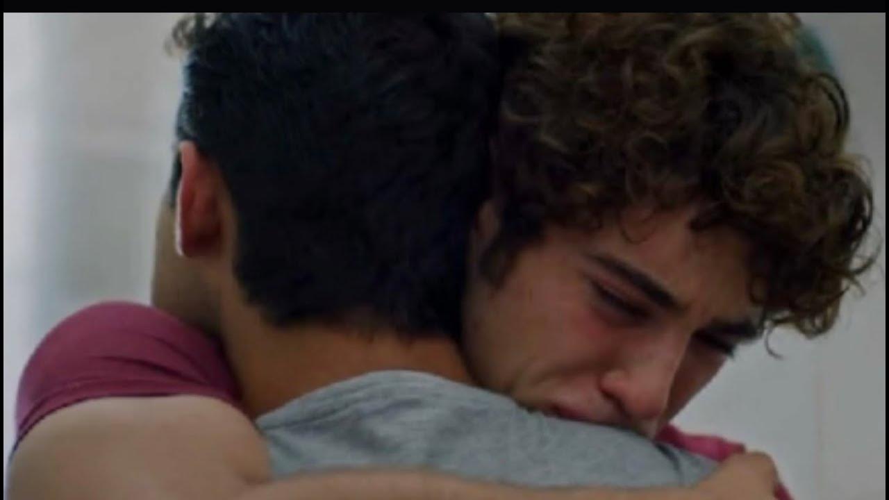 Mare fuori; l’amicizia tra Filippo e Carmine - YouTube