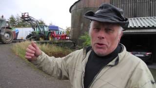 To Traktorar Måtte Til For Å Trekka Opp Traileren Frå Hagen