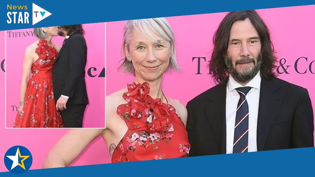 Keanu Reeves shares heartfelt kiss with girlfriend Alexandra Grant