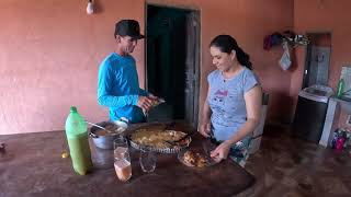 Rotina da roça alimentando os animais e fizemos lasanha para o almoço