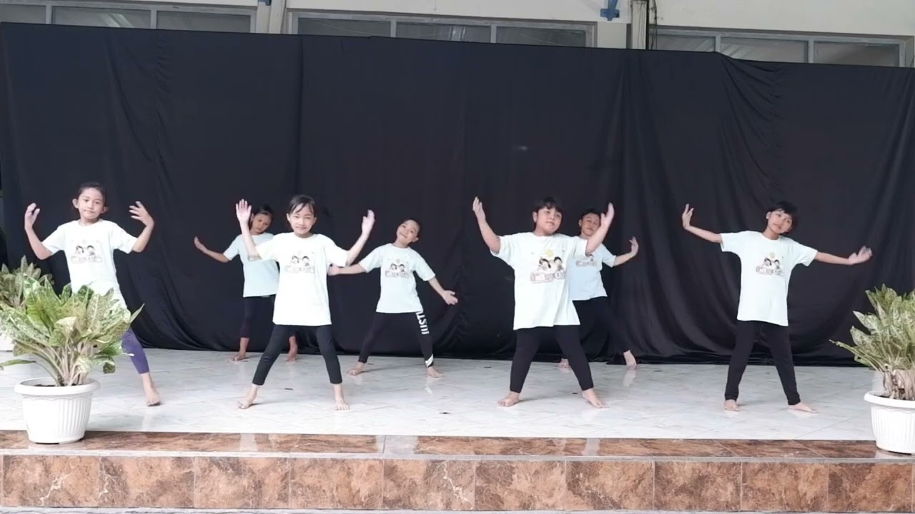 tari kuthuk SD PL Valentinus