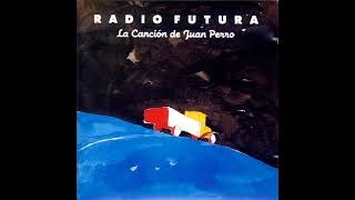Video thumbnail of "En un baile de Perros Radio Futura Maqueta"