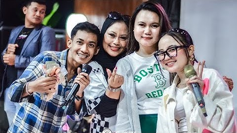 BAPER DI SAWER TEH ITA JANGJI KAMARI DUET DHEA GEMOI & DIMAS - LIVE MUSIC EDB PRO ANGKRINGAN TEH ITA