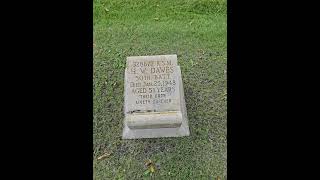 328677 R.S.M.H.W. DAWES 5Отн BATT DIED JAN.25.1948 AGED 51 YEARS THEIR NAMELIVETH FOREVER