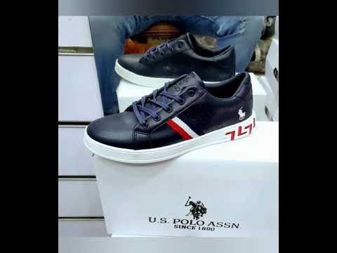 أحذية كلاركس العالمية