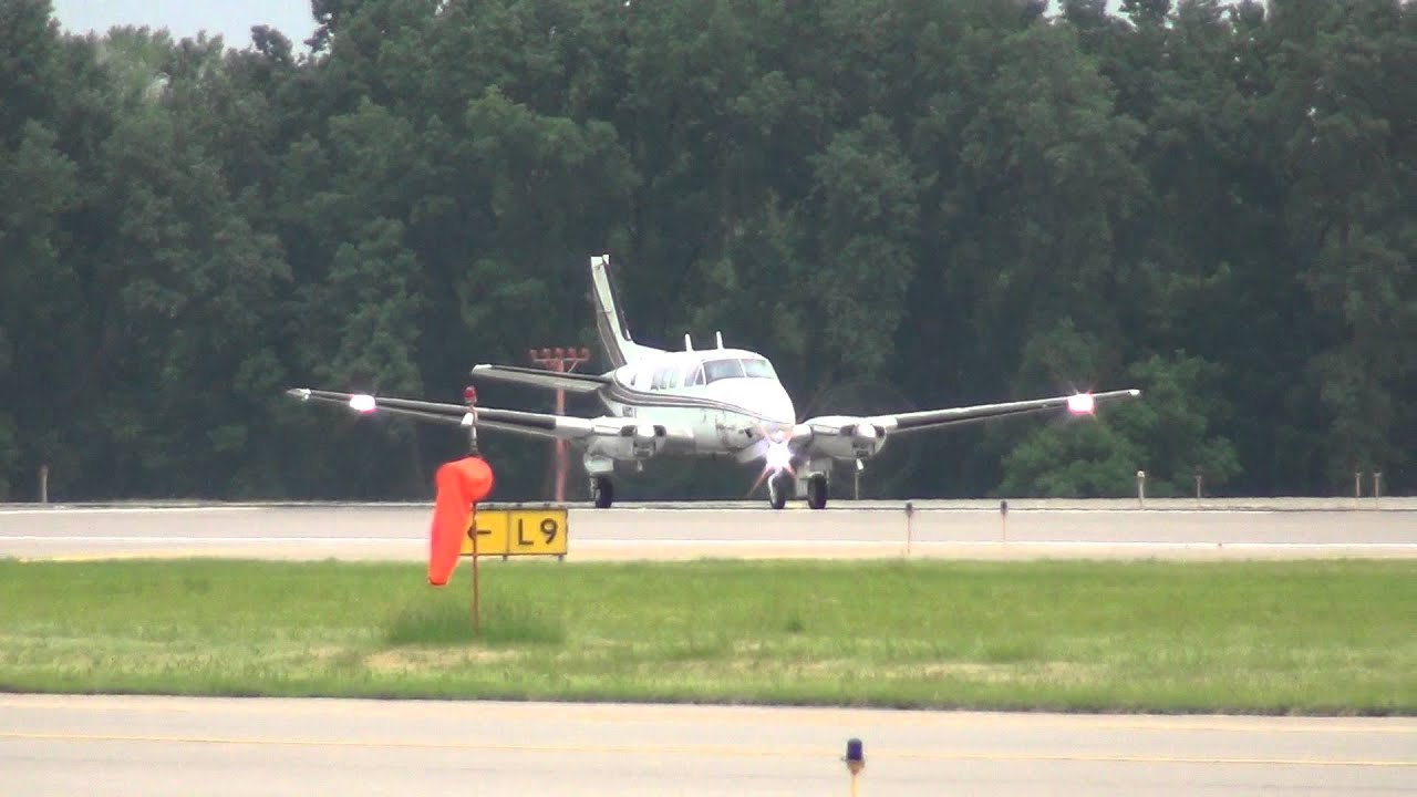 Bemidji Airlines Beech 65-A80 Takeoff 17 | N95LL | Minneapolis International