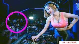 Pháo Đài Tình Yêu (Remix) - 爱情堡垒 - 杨小壮 - DJ版 | Nhạc Hot Tik Tok Trung Quốc || 抖音 Douyin