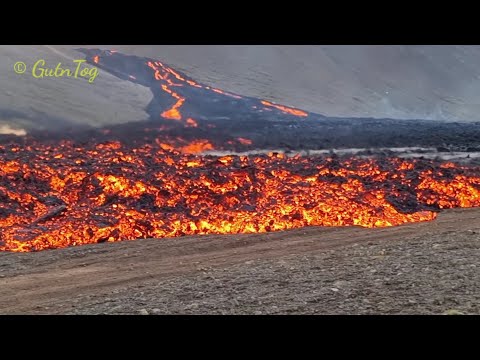 NEW LAVA INFLUX into Ntthagi ? Guards monitor people and lava 14.06