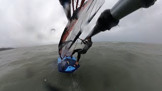 First session on the windfoil