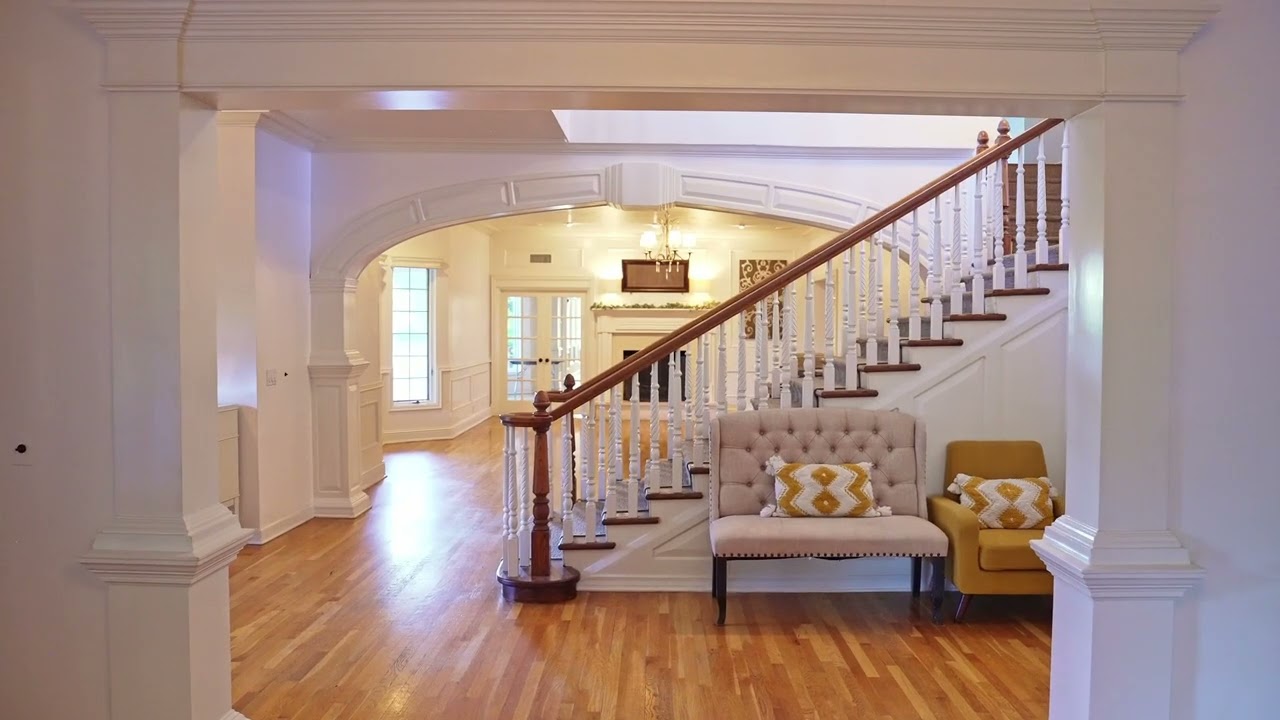 Extravagant Mansion Venue: Stonebridge Manor by Wedgewood Weddings