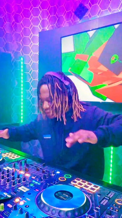 #dj #vibes #electricity #remix #vibe #electricpower #housemusic #vibess #power #techno