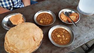 [Street Food] Poori Halwa - Beadon Road Lahore