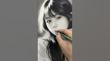 Perfect drawing cannot be without light! #drawing #charcoaldrawing #portraitdrawing #charcoalshading