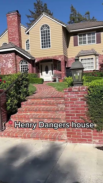 I found Henry Dangers house! 🤣 #nickelodeon #henrydanger #famoushouses #losangeles