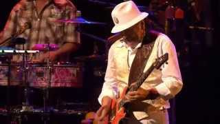 Vignette de la vidéo "Santana - Corazón Espinado - Live at Montreux 2011 - HD"