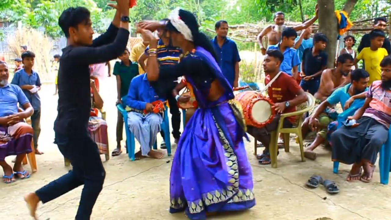 তুই যদি দেওরা না বাজাস বাঁশি,,, আগের মত নাইরে দেওরা তোর চাঁদ মুখের হাসি