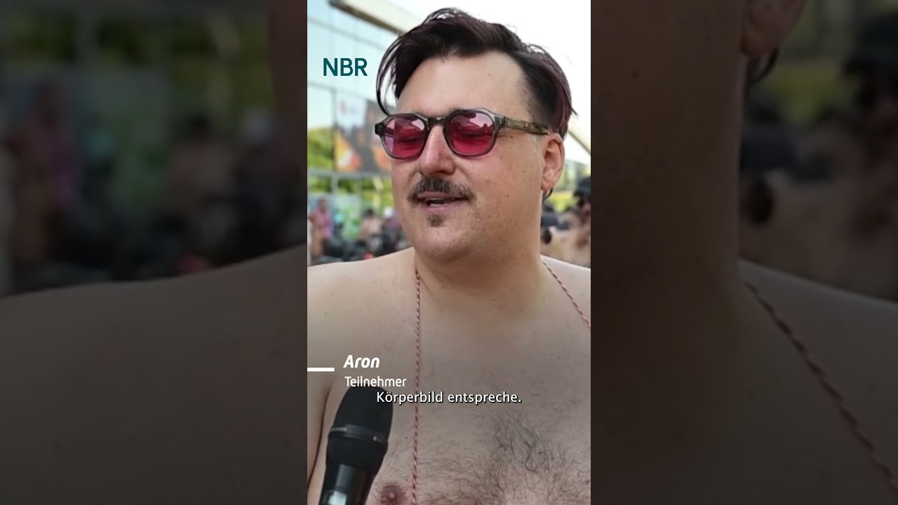 “World Naked Bike Ride” – Nackt auf dem Rad durch die H… — Transcript