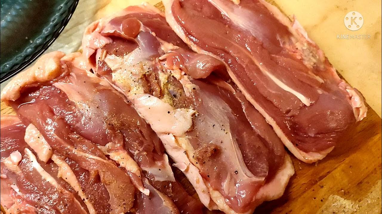 Как приготовить грудку утки вкусно и сочно. Утиная грудка запеченная. как приготовить утиную грудку. как замариновать утиную грудку. утиная грудка как готовить на сковороде.