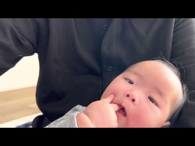 [癒し]カメラ目線赤ちゃん