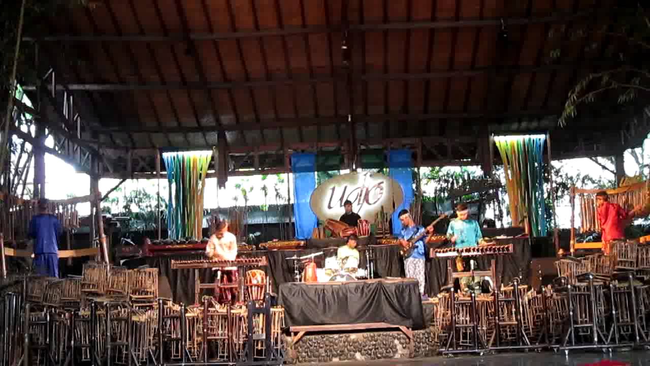 Arumba Saung Angklung Udjo "Peuyeum Bandung" 