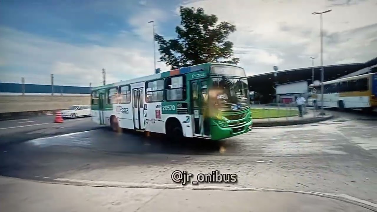 Mini movimentação nu terminal de ônibus na estação piraja
