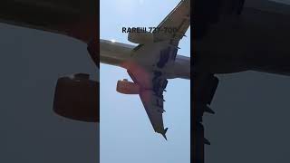 United 737-700 extreme low flyover