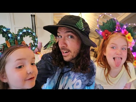 DiSNEY CRAFTS with Adley and Niko!! Making Minnie Mouse ears! Last Day in Hawaii then vacation M