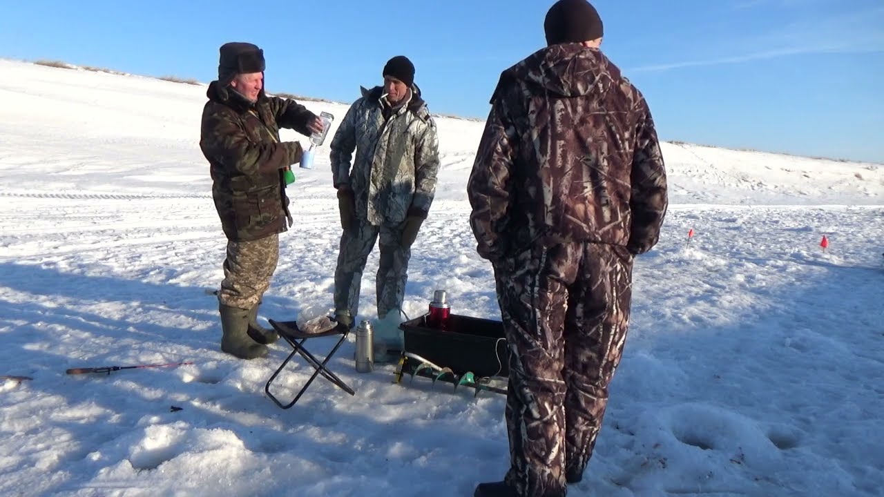 Бешеный клев окуня в Сибири на зимние удочки