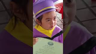 ดีใจกับบัณฑิตน้อย