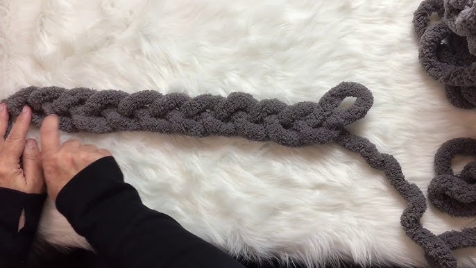 🧶 DIY Easy Chunky Knit Blanket, How to make a Chunky Blanket with hands