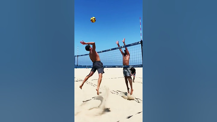 Beach Volleyball One-Arm Dig Battle #shorts #volleyball #beachvolleyball