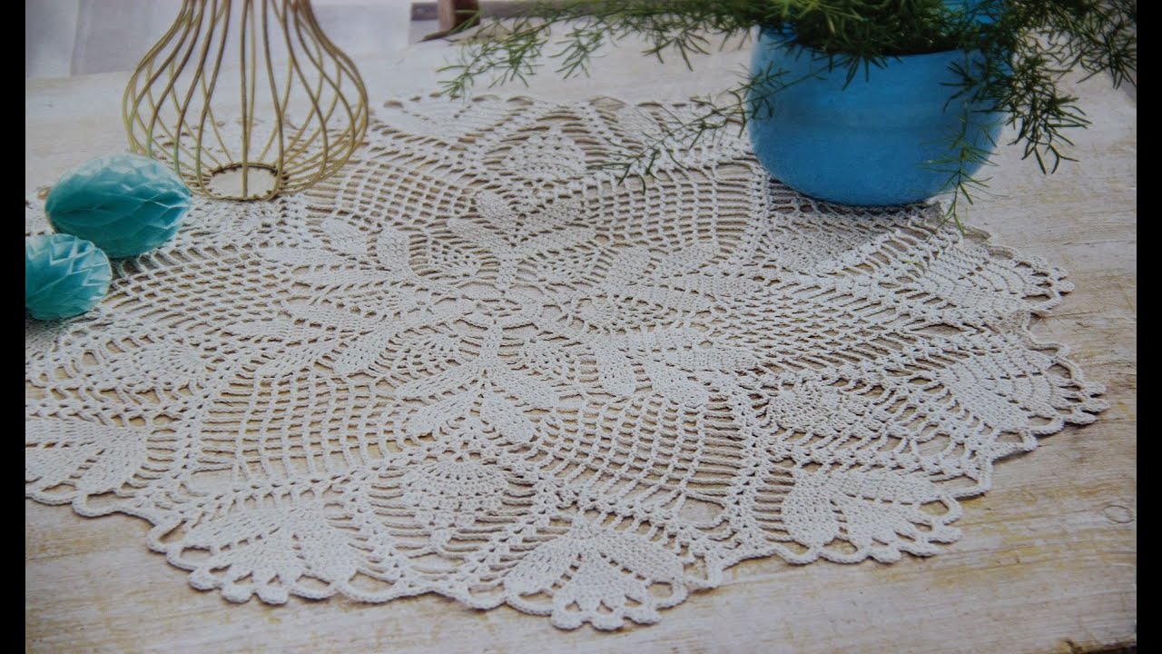 НЕЖНАЯ САЛФЕТКА С ЦВЕТАМИ И ЛИСТЬЯМИ (часть первая).