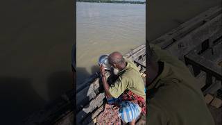 নদীর পানি খেয়ে তৃষ্ণা মেটানো