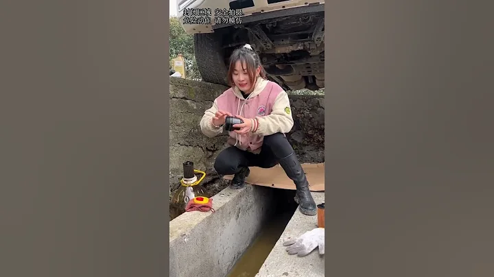 在路上該怎麼給坦克車換機油，小蘭教你一招路邊輕鬆換機油。 - 天天要聞