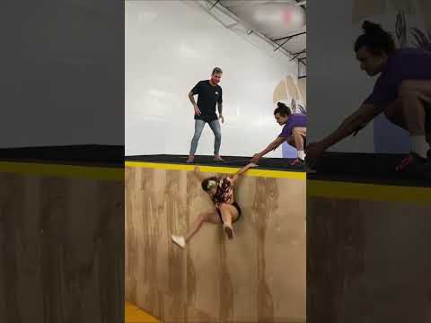 Mujer se cae