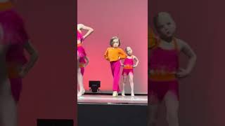 Kleinste maar toch de machtigste 🤩🤩 #bossbabybrody #dans #shortsyoutube #viral #danseres #brodysc...