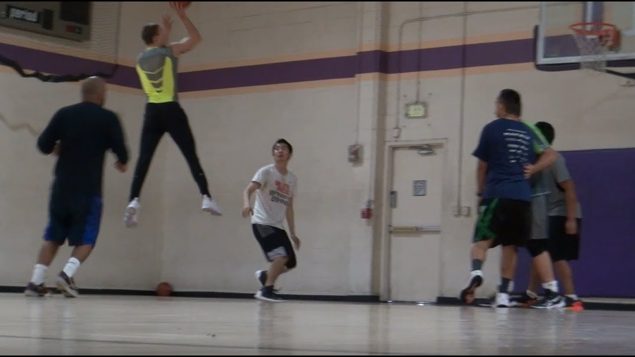 【PICK UP】HuHao VS Pro Player and NFL Player?! Crash Two Courts on the SAME DAY ! YouTube