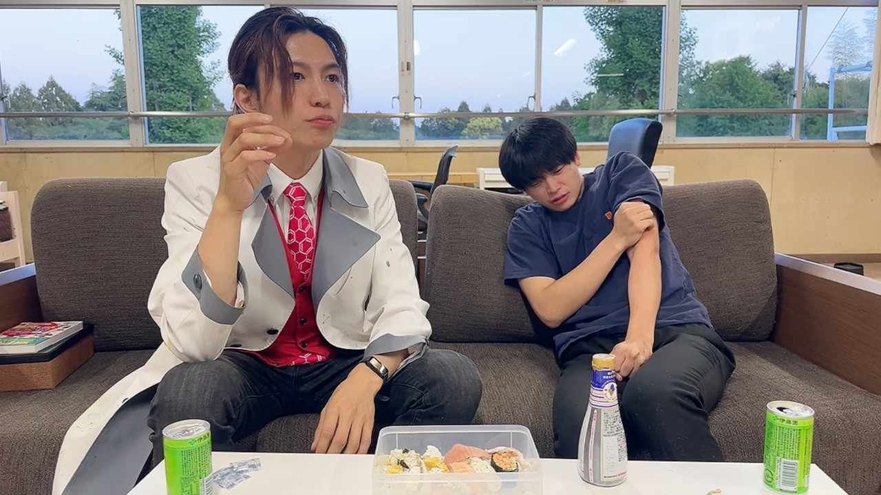 【事故】すしらーめんりく君に寿司とラーメンを宇宙食にして食べてもらったら…