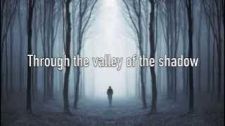 Download lagu I Am Not Alone - Kari Jobe - with Lyrics
