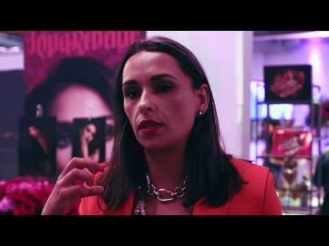 Video: Interview Mit Der Gründerin Von Reina Rebelde, Regina Merson