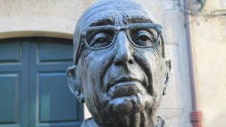 Padron . Galicia . España . Centro Histórico Música : Lionel Richie