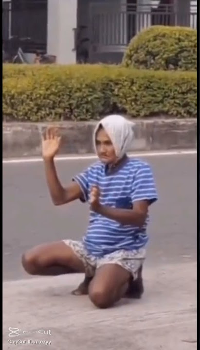 BERUBAH JADI ORANG GILA