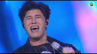 只要信自己,舞台就在下一秒💫🎤中年好聲音令張與辰搵到迷失咗好耐嘅方向✨相信你嘅實力,每個人都有一個等你發光嘅舞台💓🔔